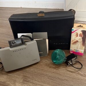 Polaroid 104 land camera